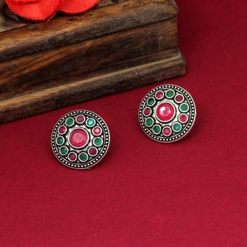 Maroon studs 1
