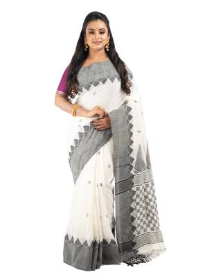 Bunkaari India Women Cotton Blend Jamdani Jacquard saree 1