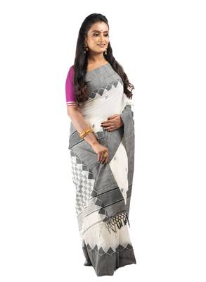 Bunkaari India Women Cotton Blend Jamdani Jacquard saree 4