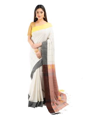 Bunkaari India Women Cotton Blend Jamdani Kaantha saree 1