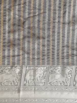 Grey & Silver-Toned Silk Blend Striped Banarasi Saree 3