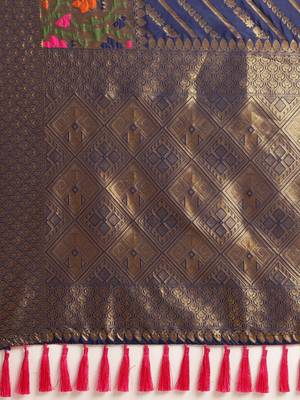 Navy & Beige Silk Cotton Printed Banarasi Saree 4