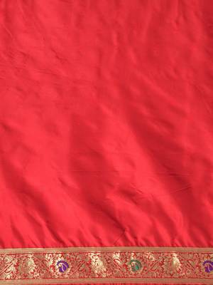 Purple & Gold-Toned Silk Blend Woven Design Kanjeevaram Saree 5