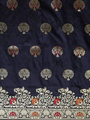Navy Blue & Gold-Toned Silk Blend Woven Design Kanjeevaram Saree 3