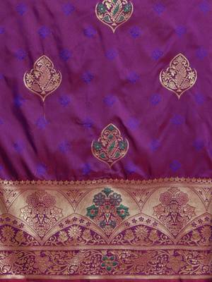 Purple & Gold-Toned Silk Blend Woven Design Kanjeevaram Saree 3