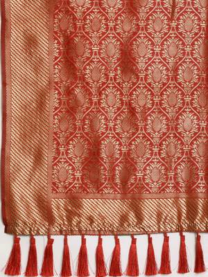 Green & Red Silk Blend Woven Design Patola Saree 4