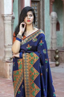 Fetching Navy blue Woven Silk Patola ganpati saree 2