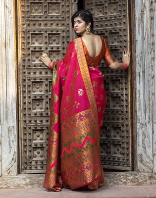 glamourous Dark pink Woven Silk Patola fancy saree 3