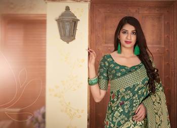Green woven banarasi saree with blouse 3