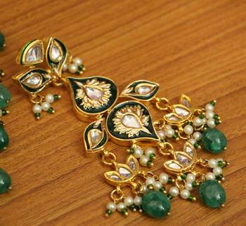 Green necklace-sets 3