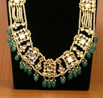 Green necklace-sets 2