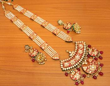 Red necklace-sets 1