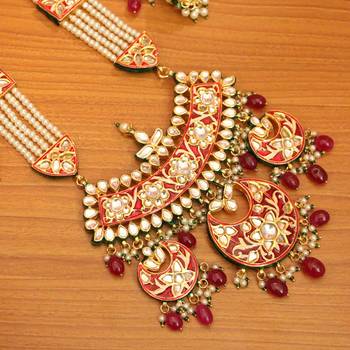 Red necklace-sets 2