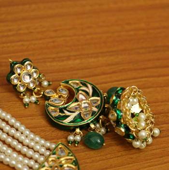 Green necklace-sets 3