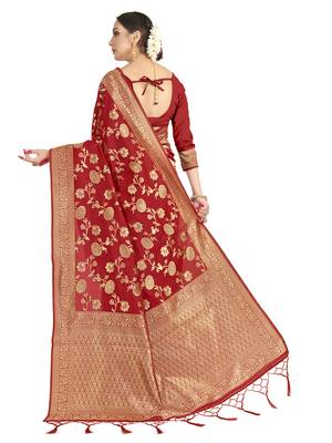 Red woven art silk saree with blouse 3