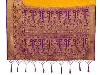 Gold woven art silk saree with blouse 4