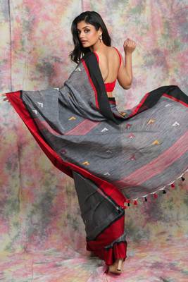 Grey woven cotton Handloom saree with dual border 3