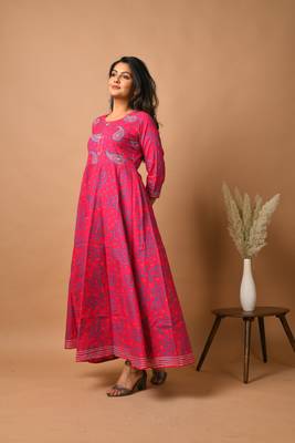 KAAJH Pink Floral Printed Cotton Anarkali Kurta 2