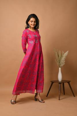 KAAJH Pink Floral Printed Cotton Anarkali Kurta 4