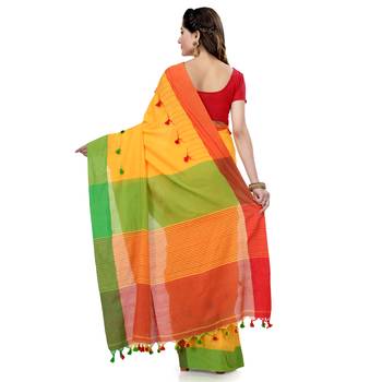 Green hand woven cotton saree with blouse 2