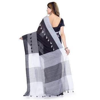 Black hand woven cotton saree with blouse 2