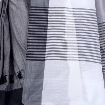 Black hand woven cotton saree with blouse 4