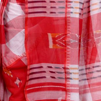 Red hand woven cotton saree  4