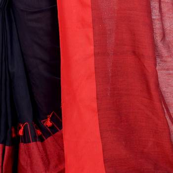 Red hand woven cotton saree with blouse 4