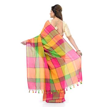Green hand woven cotton saree with blouse 2