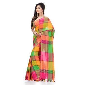 Green hand woven cotton saree with blouse 3