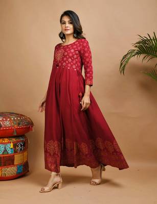 KAAJH Maroon Embellished Printed Rayon Anarkali Kurta 3