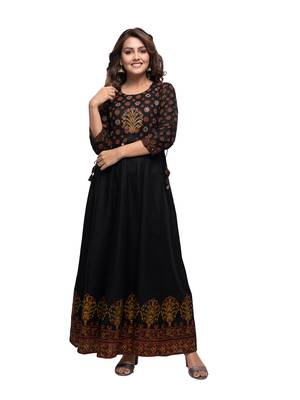 KAAJH Black Embellished Printed Rayon Anarkali Kurta 1