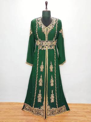 Bottle green Moroccan Kaftan with Sun-proof hijab 1