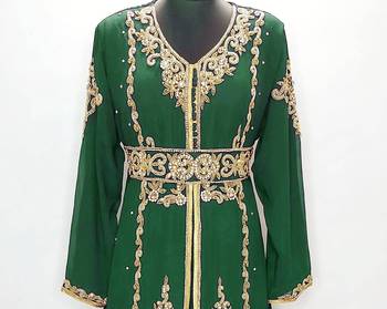 Bottle green Moroccan Kaftan with Sun-proof hijab 3