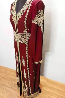 Maroon Moroccan Kaftan With Sun-proof hijab