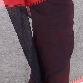 Red hand woven cotton silk saree with blouse 4