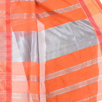 Green hand woven cotton silk saree with blouse 4
