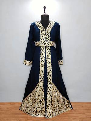 Black Moroccan Kaftan With Sun-proof hijab 1