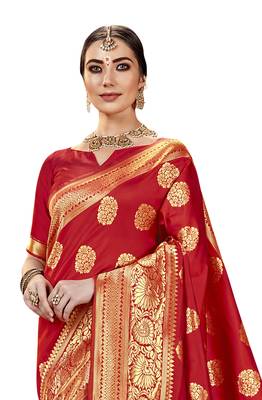 Red woven jacquard saree with blouse 2