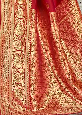 Red woven jacquard saree with blouse 3