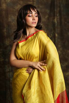 Golden woven tissue saree with blouse 4