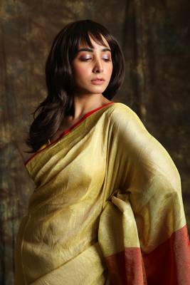 Golden woven tissue saree with blouse 4