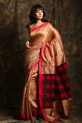 Beige woven matka silk saree with blouse 1