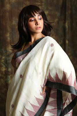 White woven matka silk saree with blouse 4
