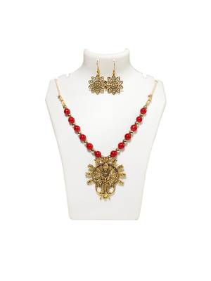 Red jewellery 1