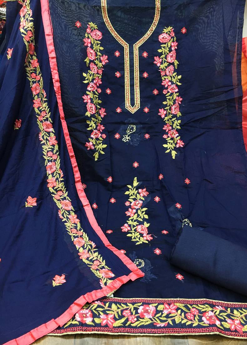 BLUE UNSTITCHED WOMEN'S DRESS MATERIAL cheekudi Texworld 3419123