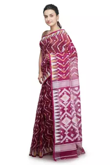 Magenta Hand Woven Pure Cotton Saree Without Blouse