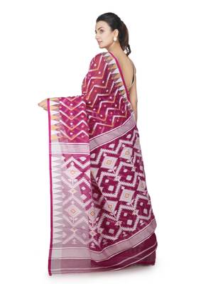 Magenta Hand Woven Pure Cotton Saree Without Blouse 3