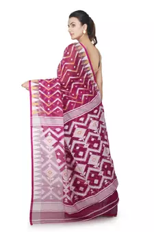 Magenta Hand Woven Pure Cotton Saree Without Blouse