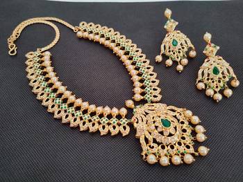Green south-indian-jewellery 1